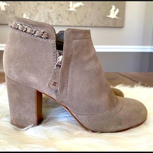 chanel citizen chain boots